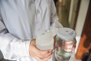 Toma de muestra de agua en policlínicas municipales Toma de muestra de agua en policlínicas municipales