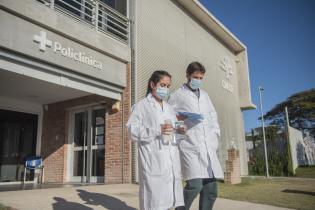 Toma de muestra de agua en policlínicas municipales Toma de muestra de agua en policlínicas municipales
