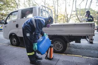 Fumagación en bocas de tormenta en parques y plazas