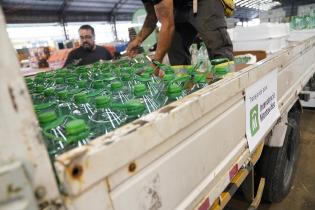 Reparto de agua a merenderos Reparto de agua a merenderos