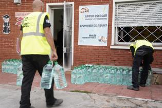 Reparto de agua a merenderos Reparto de agua a merenderos