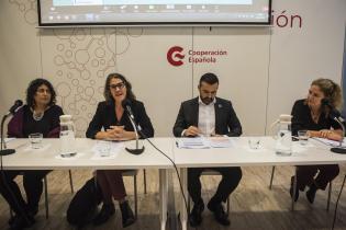Diálogo entre ciudades: El abordaje de la violencia de género Diálogo entre ciudades: El abordaje de la violencia de género en los espacios públicos