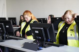 Instancia de formación del proyecto "Mujeres que reverdecen" Instancia de formación del proyecto "Mujeres que reverdecen"