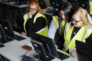 Instancia de formación del proyecto "Mujeres que reverdecen" Instancia de formación del proyecto "Mujeres que reverdecen"