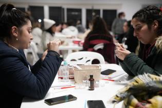 Capacitación de manicura en el marco del Fondo Por Más