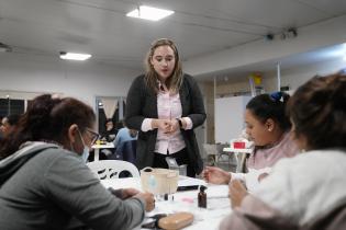 Capacitación de manicura en el marco del Fondo Por Más