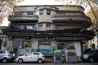 Refacción de fachada en la calle Acevedo Diaz esquina Dr Salvador Ferrer Serra