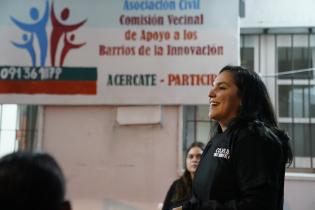 Encuentro de la intendenta Carolina Cosse con miembros de la cooperativa Innovación Crece Desde el Pie 