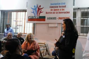 Encuentro de la intendenta Carolina Cosse con miembros de la cooperativa Innovación Crece Desde el Pie 