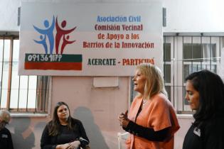Encuentro de la intendenta Carolina Cosse con miembros de la cooperativa Innovación Crece Desde el Pie Encuentro de la intendenta Carolina Cosse con miembros de la cooperativa Innovación Crece Desde el Pie