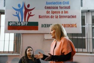 Encuentro de la intendenta Carolina Cosse con miembros de la cooperativa Innovación Crece Desde el Pie Encuentro de la intendenta Carolina Cosse con miembros de la cooperativa Innovación Crece Desde el Pie