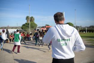 Encuentro de básquet de escuelas de Casavalle en el Centro Cívico Luisa Cuesta