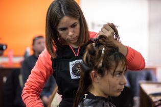 Capacitación en peluqueria y barberia en el marco del Fondo Por Más