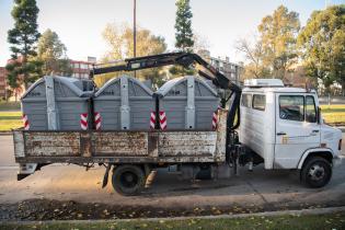 Colocación de contenedores en el Municipio D