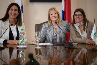 Firma de convenio entre la Intendencia de Montevideo y el Instituto Nacional de Inclusión Social Adolescente