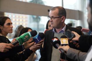 Guillermo Moncecchi, Director de Desarrollo Ambiental, en Presidencia por reunión sobre crisis hídrica. 