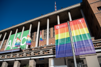 Explanada de la Intendencia durante el Día Internacional del Orgullo LGBTIQ+