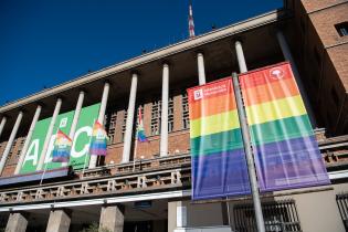 Explanada de la Intendencia durante el Día Internacional del Orgullo LGBTIQ+ Explanada de la Intendencia durante el Día Internacional del Orgullo LGBTIQ+