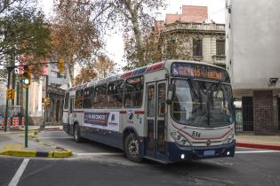 Semáforos en las calles Juan D. Jackson y Guayabos y Juan D. Jackson y Av. Gral. Rivera Semáforos en las calles Juan D. Jackson y Guayabos y Juan D. Jackson y Av. Gral. Rivera
