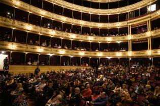 Espectáculo artístico en el Teatro Solís por el Seminario Internacional sobre Destinos Turísticos Inteligentes Espectáculo artístico en el Teatro Solís por el Seminario Internacional sobre Destinos Turísticos Inteligentes