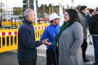 Inauguración de plaza ubicada en el barrio 40 Semanas 