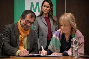 Intendencia de Montevideo firma convenio con la Facultad de Humanidades y Ciencias de la Educación Intendencia de Montevideo firma convenio con la Facultad de Humanidades y Ciencias de la Educación