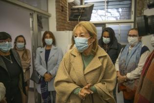 OPS a través del MSP dona a la Intendencia de Montevideo heladera para refrigeración de vacunas OPS a través del MSP dona a la Intendencia de Montevideo heladera para refrigeración de vacunas