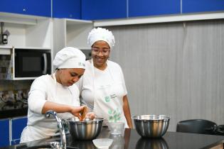 Curso básico sobre alimentación saludable dirigido a personas migrantes y refugiadas