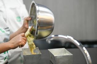 Curso básico sobre alimentación saludable dirigido a personas migrantes y refugiadas Curso básico sobre alimentación saludable dirigido a personas migrantes y refugiadas