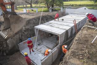 Obra de saneamiento en arroyo Mataperros Obra de saneamiento en arroyo Mataperros