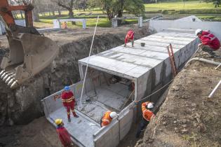 Obra de saneamiento en arroyo Mataperros