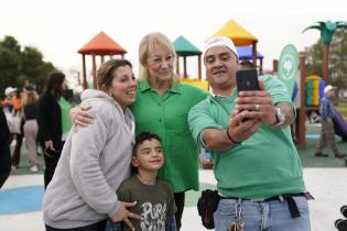 Montevideo avanza en espacios públicos, inauguración de espacio de juegos infantiles en el parque Andalucía