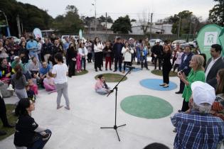 Montevideo avanza en espacios públicos, inauguración de espacio de juegos infantiles en el parque Andalucía