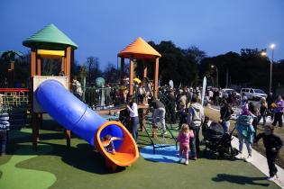 Montevideo avanza en espacios públicos, inauguración de espacio de juegos infantiles en el parque Andalucía