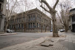 Montevideo avanza camino a clase: recorrida por la escuela: Nro. 4 Artigas