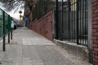 Montevideo avanza camino a clase: recorrida por la escuela: Nro. 16 Suecia