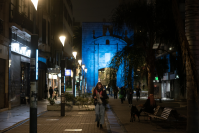 Iluminación de la Puerta de la Ciudadela en el marco del Día Internacional de la Lengua de Señas Uruguaya