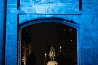 Iluminación de la Puerta de la Ciudadela en el marco del Día Internacional de la Lengua de Señas Uruguaya Iluminación de la Puerta de la Ciudadela en el marco del Día Internacional de la Lengua de Señas Uruguaya