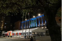 Iluminación de la fachada de la Intendencia de Montevideo en el marco del Día Internacional de la Lengua de Señas Uruguaya