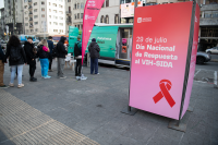 Jornada de test gratuitos de VIH en la explanada de la Intendencia de Montevideo