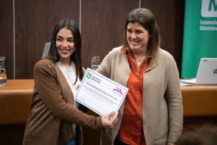 Entrega de certificados del curso de Atención a la Dependencia organizado por la Intendencia de Montevideo