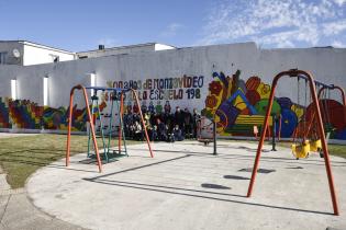 Realización de mural en plazoleta de avenida Agraciada y Zufriategui, barrio Paso Molino