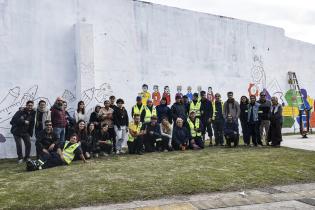 Realización de mural en plazoleta de avenida Agraciada y Zufriategui, barrio Paso Molino