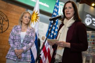 Montevideo recibe donación de la Embajada de Estados Unidos en Uruguay de equipamiento de tratamiento de agua apta para consumo Montevideo recibe donación de la Embajada de Estados Unidos en Uruguay de equipamiento de tratamiento de agua apta para consumo