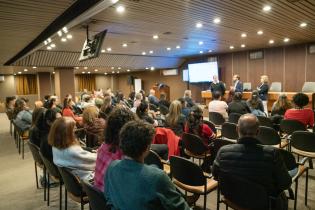 Entrega de certificados del curso de anfitrionía aplicada al Turismo Entrega de certificados del curso de anfitrionía aplicada al Turismo