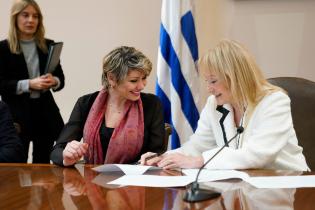 Firma de convenio entre la Intendencia de Montevideo y ACNUR Firma de convenio entre la Intendencia de Montevideo y ACNUR