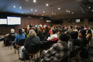 Conversatorio : “Vivir en la calle: Itinerarios de des-protección social y resistencias"