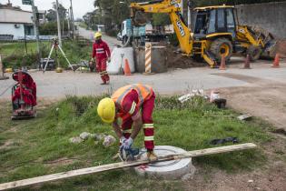 Avance de obras de saneamiento en el barrio Sarandí