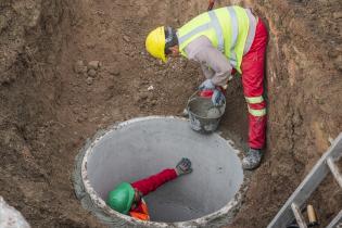 Avance de obras de saneamiento en el barrio Sarandí