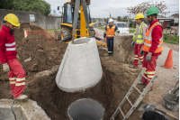 Avance de obras de saneamiento en el barrio Sarandí